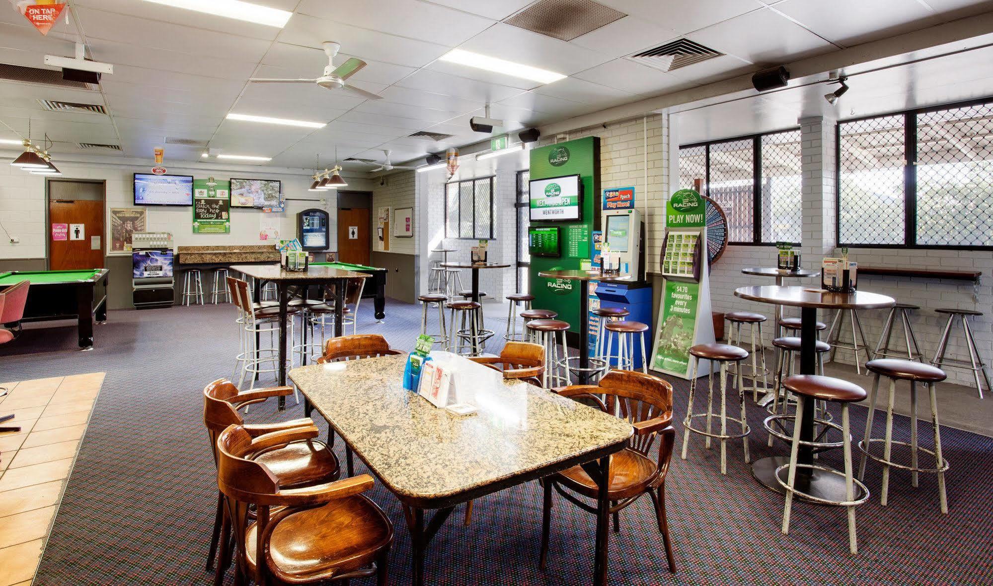 Upper Ross Hotel Townsville Extérieur photo