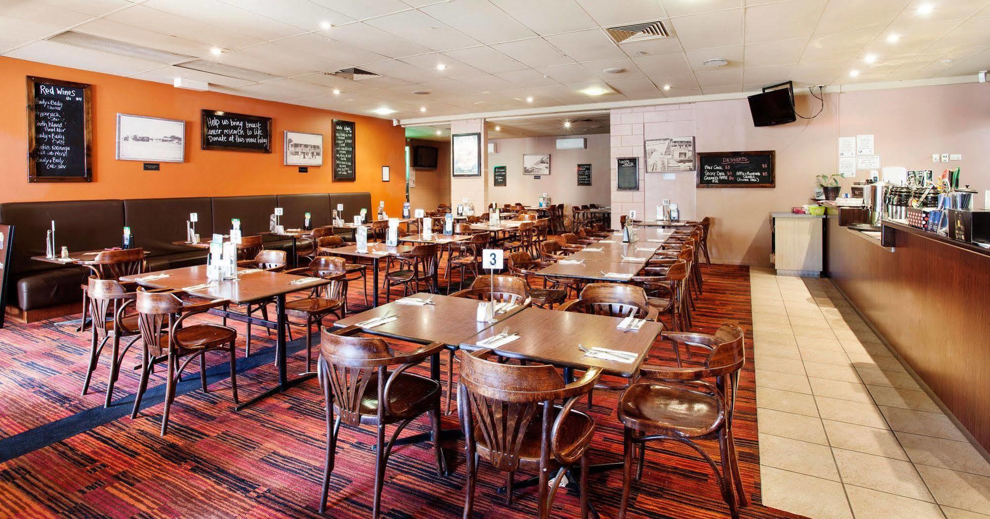 Upper Ross Hotel Townsville Extérieur photo